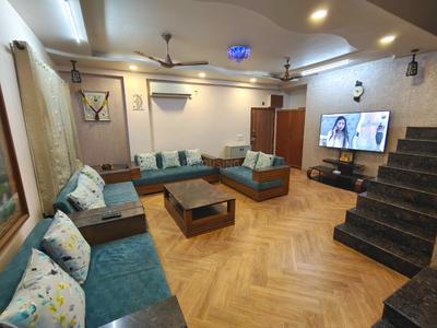 Living Room Image of 3600 Sq.ft 4.5 BHK Penthouse for sale in Shyamal Ahmedabad for Rs. 28650000