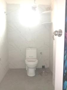 Common Bathroom Image of 1300 Sq.ft 3 BHK Apartment / Flat for sale in Dum Dum Kolkata for Rs. 6750000