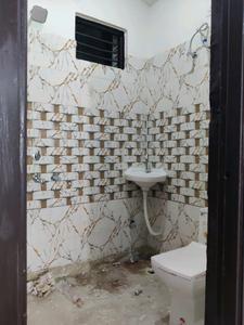 Common Bathroom Image of 930 Sq.ft 3 BHK Builder Floor for sale in Govindpuram Ghaziabad for Rs. 4000000