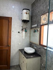 Bathroom Image of 3500 Sq.ft 3 BHK Independent House for rent in Sector 46 Gurgaon for Rs. 55000