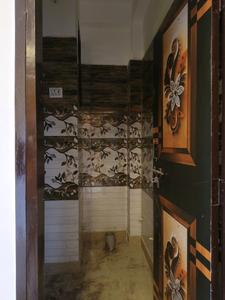 Common Bathroom Image of 750 Sq.ft 2 BHK Builder Floor for sale in DLF Ankur Vihar Ghaziabad for Rs. 2380006