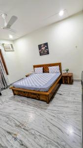 1 RK Independent Builder Floor