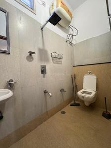 Bathroom Image of 1200 Sq.ft 2 BHK Apartment / Flat for rent in Indira Nagar Bengaluru for Rs. 55000