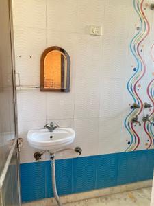 Bathroom Image of 1800 Sq.ft 2.5 BHK Builder Floor for rent in Sector-02 Bahadurgarh for Rs. 18000