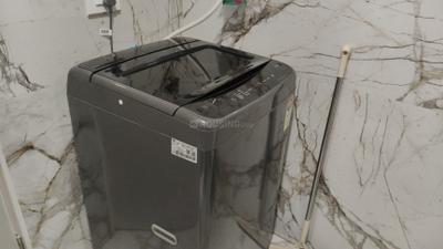 Bathroom Image of 450 Sq.ft 1 RK Apartment / Flat for rent in Yashcon Neon, Viman Nagar Pune for Rs. 50000