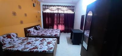 Bedroom Image of Platinum PG For Girls (Premium Stay) in Sector 16, Noida