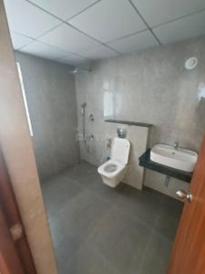 Bathroom Image of 1500 Sq.ft 3 BHK Apartment / Flat for sale in Auro The Regent Phase 2, Kondapur Hyderabad for Rs. 17000000