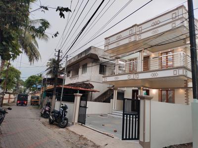 Image of 2200 Sq.ft 4 BHK Independent House for sale in Vyttila, Kochi for Rs. 13500000