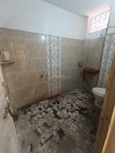 Bathroom Image of 900 Sq.ft 2 BHK Independent House for rent in Param Purwa Juhi Kanpur for Rs. 8000