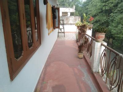 Balcony Image of 1500 Sq.ft 2 BHK Builder Floor for rent in Rakshapuram Meerut for Rs. 10000