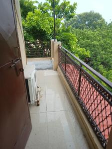 Balcony Image of 500 Sq.ft 1.5 BHK Builder Floor for rent in Dilshad Garden New Delhi for Rs. 16000