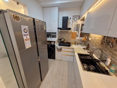 Kitchen Image of 775 Sq.ft 2.5 BHK Apartment / Flat for sale in Platinum Life, Andheri West Mumbai for Rs. 35000000