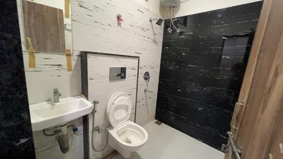 Bathroom Image of 650 Sq.ft 1 BHK Builder Floor for rent in Mahalakshmi Nagar Indore for Rs. 19000