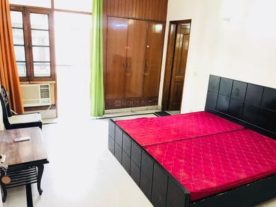 Bedroom Image of Girls pg in DLF Phase 2, Shahpur