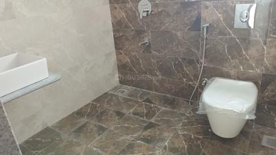Bathroom Image of 3400 Sq.ft 3.5 BHK Apartment / Flat for sale in Atur Salisbury Towers, Gultekdi Pune for Rs. 65000000