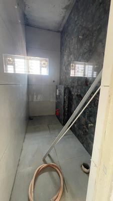 Bathroom Image of 800 Sq.ft 1 RK Apartment / Flat for rent in JP Nagar Bengaluru for Rs. 25000