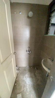 Bathroom Image of 430 Sq.ft 1 BHK Apartment / Flat for rent in Arihant 5 Anaika, Taloja Navi Mumbai for Rs. 8500