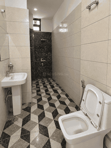 Bathroom Image of 900 Sq.ft 1 BHK Independent House for rent in Ekanki Enclave, Sector PI Greater Noida for Rs. 15000