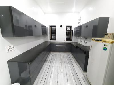 Kitchen Image of 2500 Sq.ft 3 BHK Apartment / Flat for rent in Model Town Rohtak for Rs. 25000
