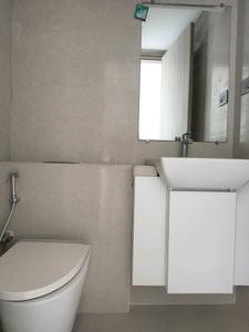 Common Bathroom Image of 2090 Sq.ft 4 BHK Apartment / Flat for sale in Santacruz West Mumbai for Rs. 165000000