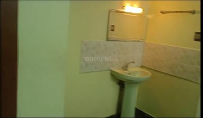 Bathroom Image of 1500 Sq.ft 3 BHK Independent House for rent in Chiyyaram Thrissur for Rs. 20000