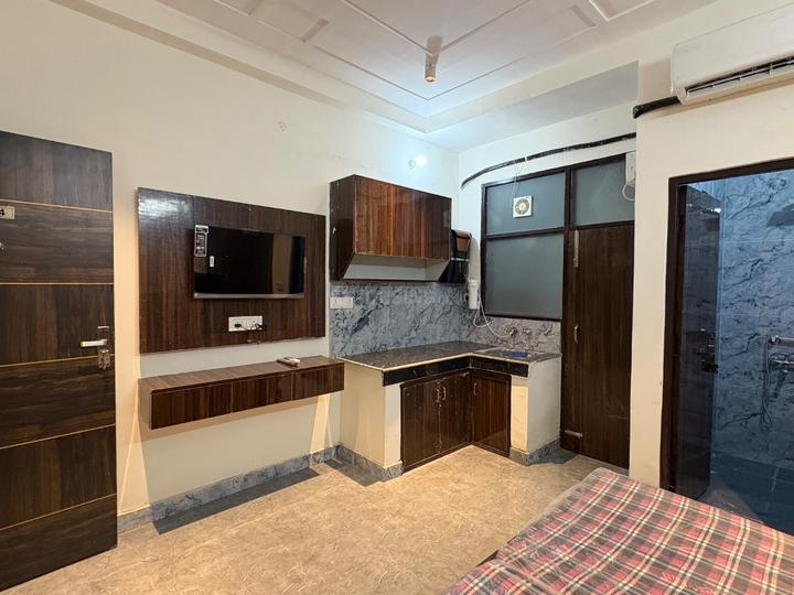 DLF Phase 3 Bedroom 1