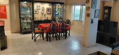 Living Room Image of 1250 Sq.ft 3.5 BHK Apartment / Flat for sale in Andheri West Mumbai for Rs. 53500000