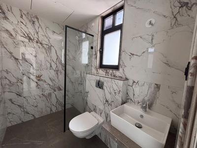 Image of 750 Sq.ft 2 BHK Apartment / Flat for rent in Santacruz West, Mumbai for Rs. 150007
