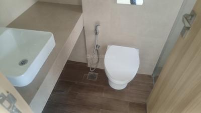 Image of 700 Sq.ft 2 BHK Apartment / Flat for rent in Piramal Aranya, Byculla, Mumbai for Rs. 110001
