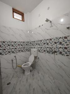 Bathroom Image of 700 Sq.ft 2 BHK Builder Floor for rent in Astha Mahamanapuri Colony, Karaundi Varanasi for Rs. 8000