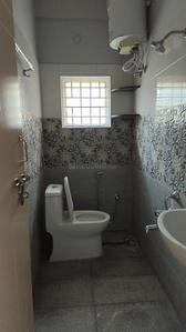 Bathroom Image of 800 Sq.ft 1 BHK Builder Floor for rent in Mahadevapura Bengaluru for Rs. 25299