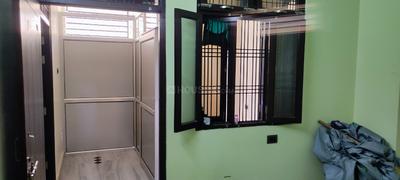 Bedroom Image of 800 Sq.ft 2 BHK Builder Floor for rent in Daulatganj Lucknow for Rs. 11500