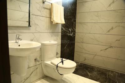 Bathroom Image of 1425 Sq.ft 3 BHK Apartment / Flat for sale in Kharar Mohali for Rs. 7800000