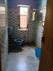 Bathroom Image of 1700 Sq.ft 4.5 BHK Independent House for sale in Kalighat Kolkata for Rs. 15000000