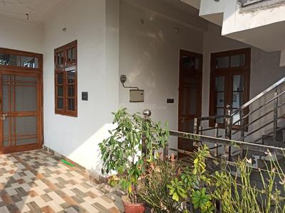 Balcony Image of 1100 Sq.ft 2 BHK Builder Floor for rent in Chinhat Lucknow for Rs. 10000