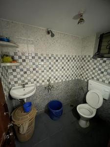 Bathroom Image of 1000 Sq.ft 2 BHK Builder Floor for rent in Vidyaranyapura Bengaluru for Rs. 16000