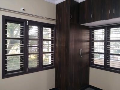 Bedroom Image of 600 Sq.ft 1 BHK Independent House for rent in Cox Town Bengaluru for Rs. 18500