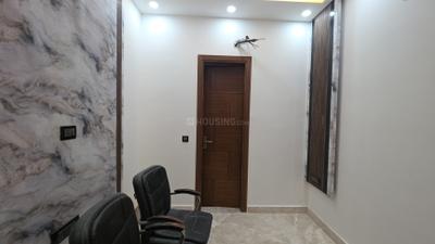 Bedroom Image of 900 Sq.ft 3 BHK Builder Floor for rent in Pitampura New Delhi for Rs. 42000