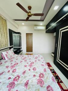 Bedroom Image of 1800 Sq.ft 3 BHK Apartment / Flat for sale in Naranpura Ahmedabad for Rs. 12500000