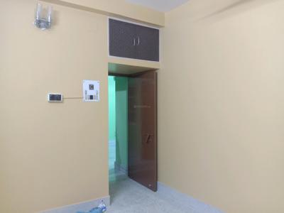 Bedroom Image of 650 Sq.ft 2 BHK Apartment / Flat for rent in Dum Dum Cantonment Kolkata for Rs. 12450