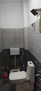 Bathroom Image of 525 Sq.ft 2 BHK Duplex for rent in Saadatganj Lucknow for Rs. 12000