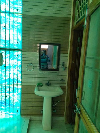 Block G, Gamma II Greater Noida Bathroom 1