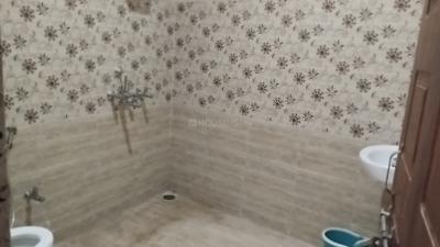 Bathroom Image of 1500 Sq.ft 2 BHK Builder Floor for rent in Jankipuram Extension Lucknow for Rs. 10000