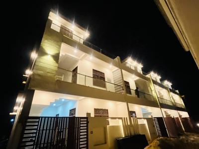 Image of 900 Sq.ft 4 BHK Villa for sale in Jhalwa, Allahabad for Rs. 7700000