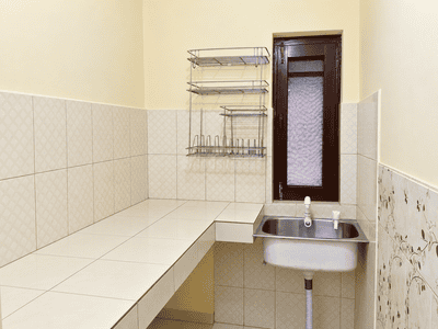 Kitchen Image of 450 Sq.ft 1 RK Independent House for rent in Sector 14 Faridabad for Rs. 8500