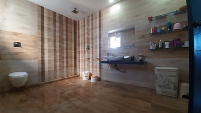 Bathroom Image of 6000 Sq.ft 3 BHK Villa for sale in Kakupalli Nellore for Rs. 37500000