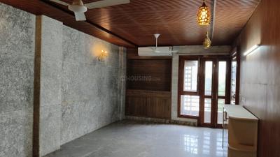 Living Room Image of 2700 Sq.ft 3 BHK Builder Floor for rent in Sukhdev Vihar New Delhi for Rs. 105000