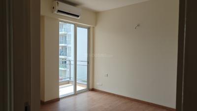 Bedroom Image of 2276 Sq.ft 4 BHK Apartment / Flat for rent in Godrej Windsor At Godrej Golf Links, Jaypee Greens Greater Noida for Rs. 65000