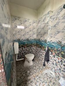 Bathroom Image of 700 Sq.ft 2 BHK Builder Floor for rent in Asapur Varanasi for Rs. 8000