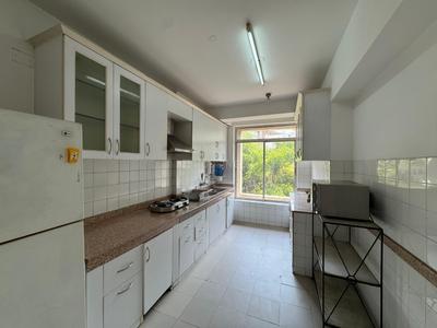 Kitchen Image of 3200 Sq.ft 4 BHK Apartment / Flat for sale in DLF The Summit, Sector 54 Gurgaon for Rs. 120000000